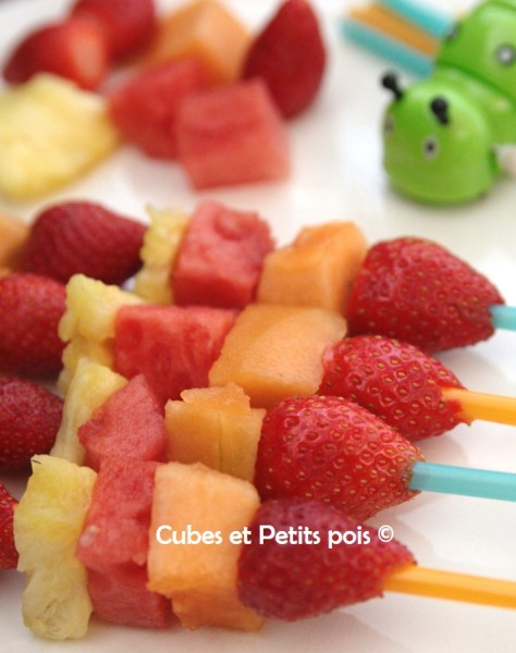 Brochettes de fruits pour bébé