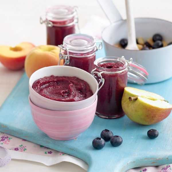 Recette De Compote De Pommes Nectarines Et Myrtilles Pour Bebe Par Annabel Karmel Cubes Petits Pois