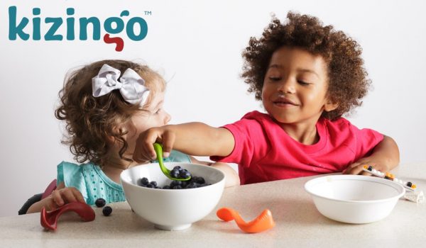 Kizingo cuillère d'apprentissage ergonomique et coudée pour bébé